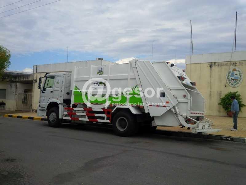 Este jueves entregaron los camiones que comenzarán a trabajar en la recolección de residuos en los municipios de Dolores y Cardona.